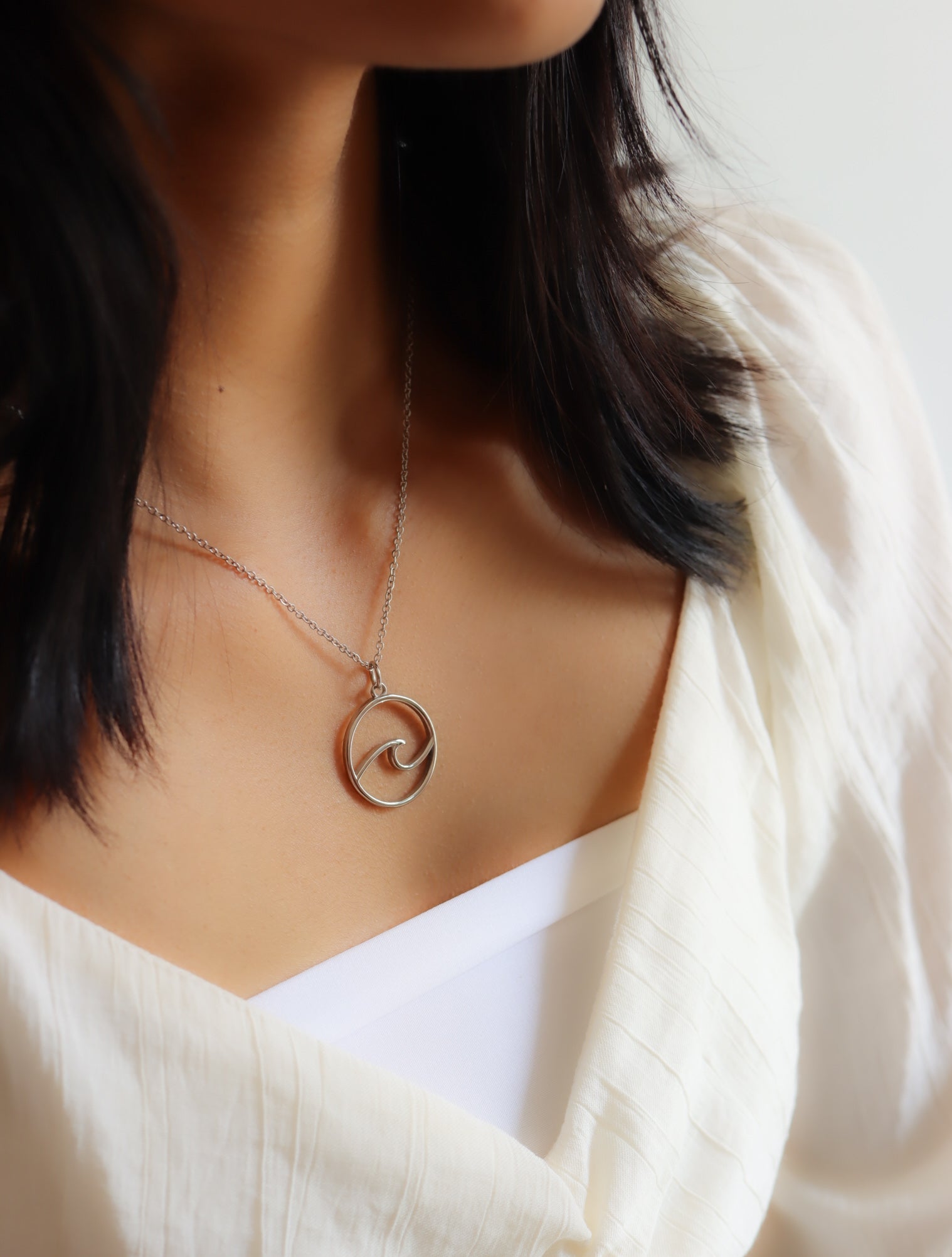 Wave Pendant Necklace Silver